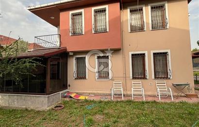 Başiskele Yeniköyde 4+1 Geniş Bahçeli Eşyalı Villa