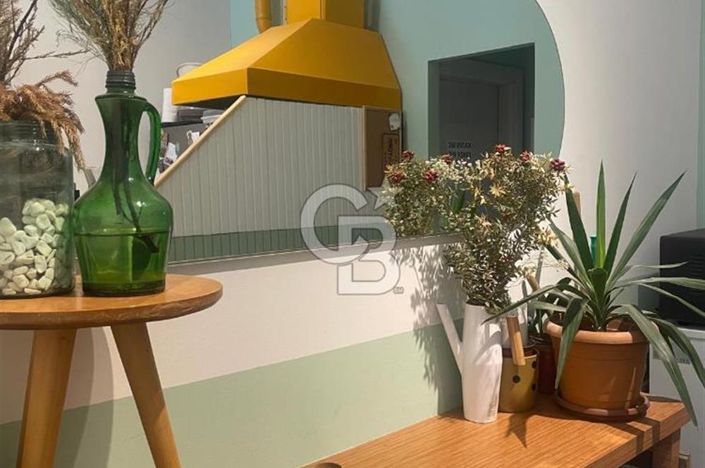 İzmir Karşıyaka Donanmacı Mah. Hazır Devren Kiralık Cafe