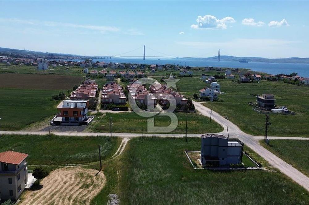 LAPSEKİ ÇARDAK'TA BOĞAZ MANZARALI SATILIK ARSA
