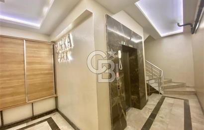 BORNOVA KÜÇÜK PARK, MUHTEŞEM KONUM YENİ BİNA, EŞYALI SATILIK 1+1