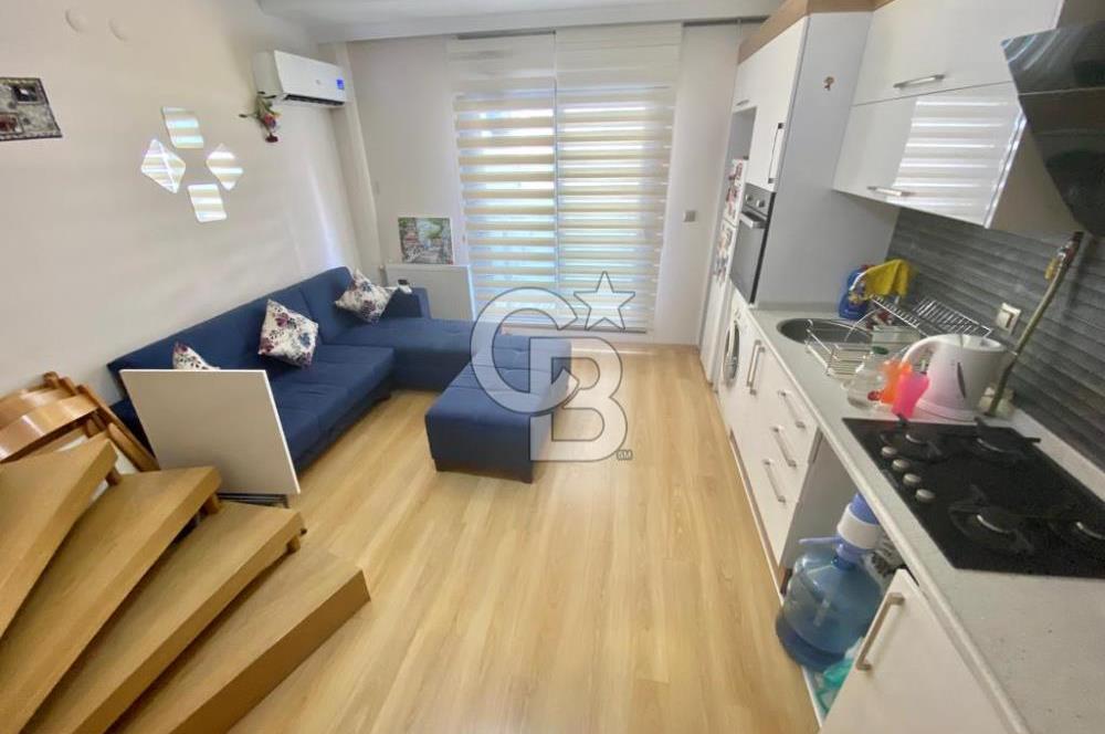 BORNOVA KÜÇÜK PARK, MUHTEŞEM KONUM YENİ BİNA, EŞYALI SATILIK 1+1