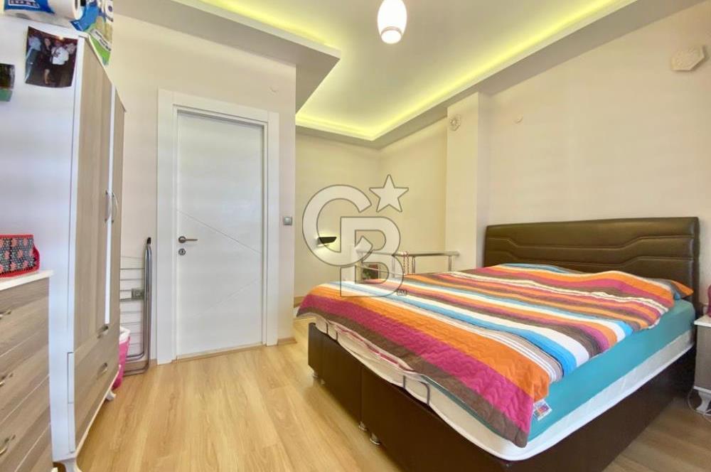 BORNOVA KÜÇÜK PARK, MUHTEŞEM KONUM YENİ BİNA, EŞYALI SATILIK 1+1