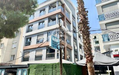 BORNOVA KÜÇÜK PARK, MUHTEŞEM KONUM YENİ BİNA, EŞYALI SATILIK 1+1