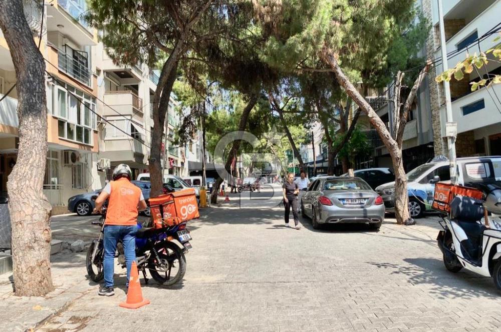 BORNOVA KÜÇÜK PARK, MUHTEŞEM KONUM YENİ BİNA, EŞYALI SATILIK 1+1