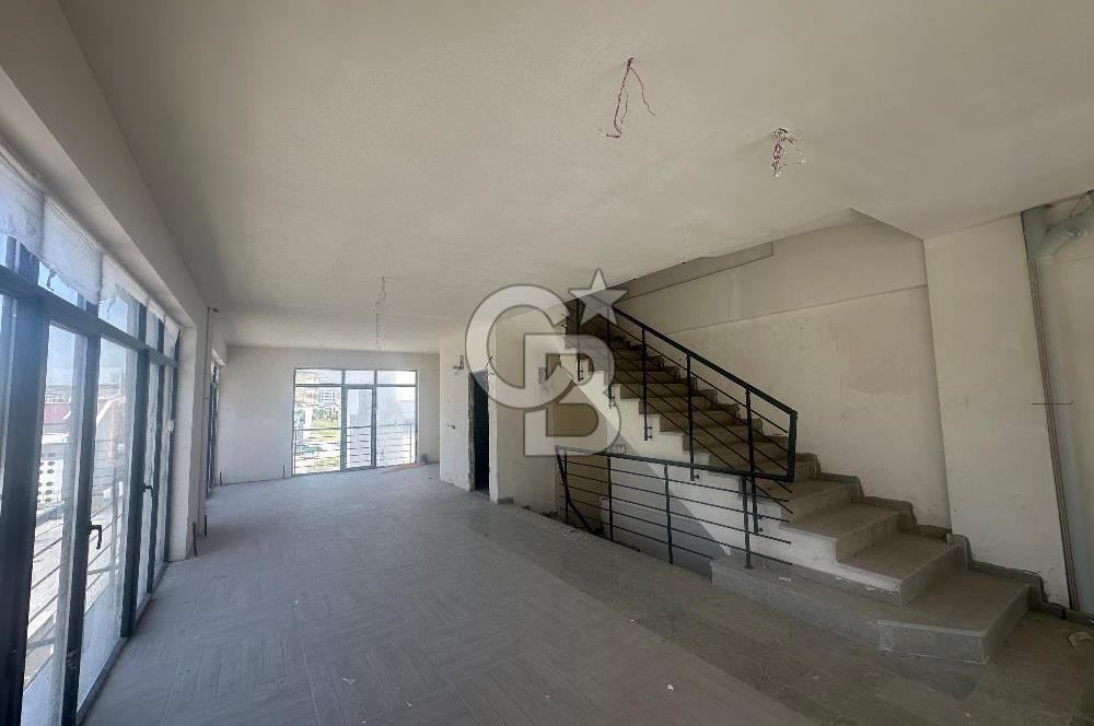YAŞAMKENT TE CADDE ÜZERİ KÖŞE BAŞI SATILIK NATAMAM BİNA