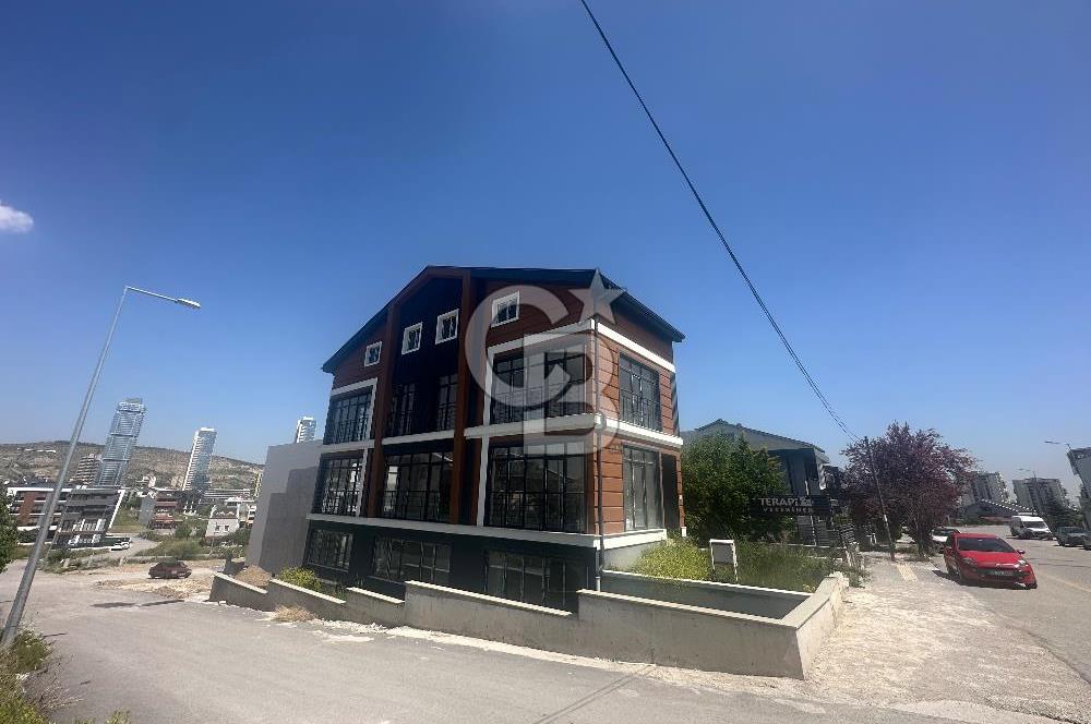 YAŞAMKENT TE CADDE ÜZERİ KÖŞE BAŞI SATILIK NATAMAM BİNA