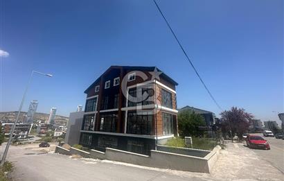YAŞAMKENT TE CADDE ÜZERİ KÖŞE BAŞI SATILIK NATAMAM BİNA