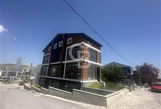 YAŞAMKENT TE CADDE ÜZERİ KÖŞE BAŞI SATILIK NATAMAM BİNA