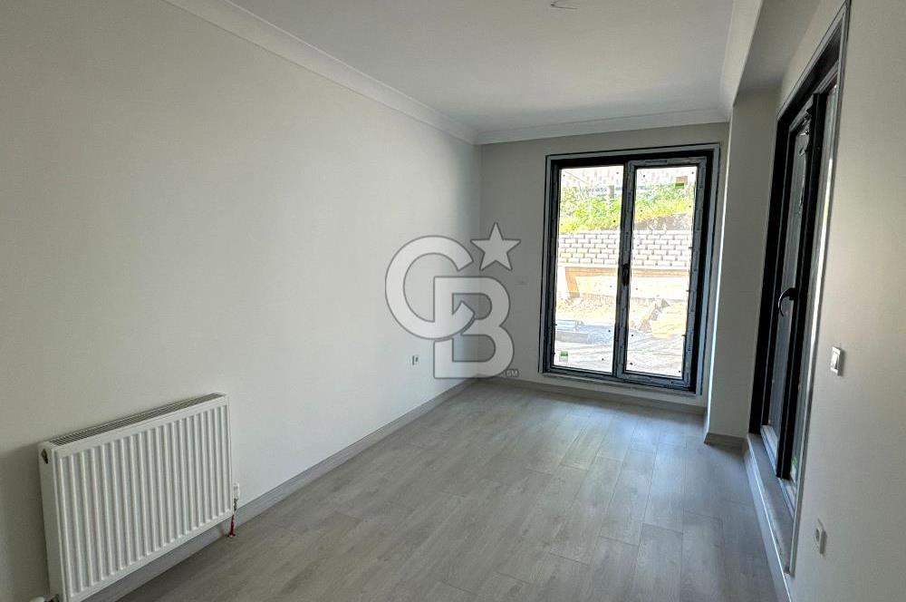 Üsküdar Barbaros Mah. 3+1 Sıfır Bahçe Katı SATILIK Daire