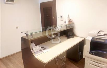KOZYATAĞI MERKEZDE SİTE İÇERİSİNDE İSKANLI OTOPARKLI YÜKSEK GİRİŞ OFİS