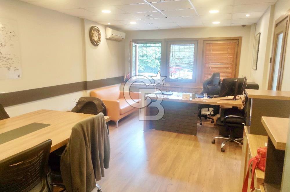 KOZYATAĞI MERKEZDE SİTE İÇERİSİNDE İSKANLI OTOPARKLI YÜKSEK GİRİŞ OFİS