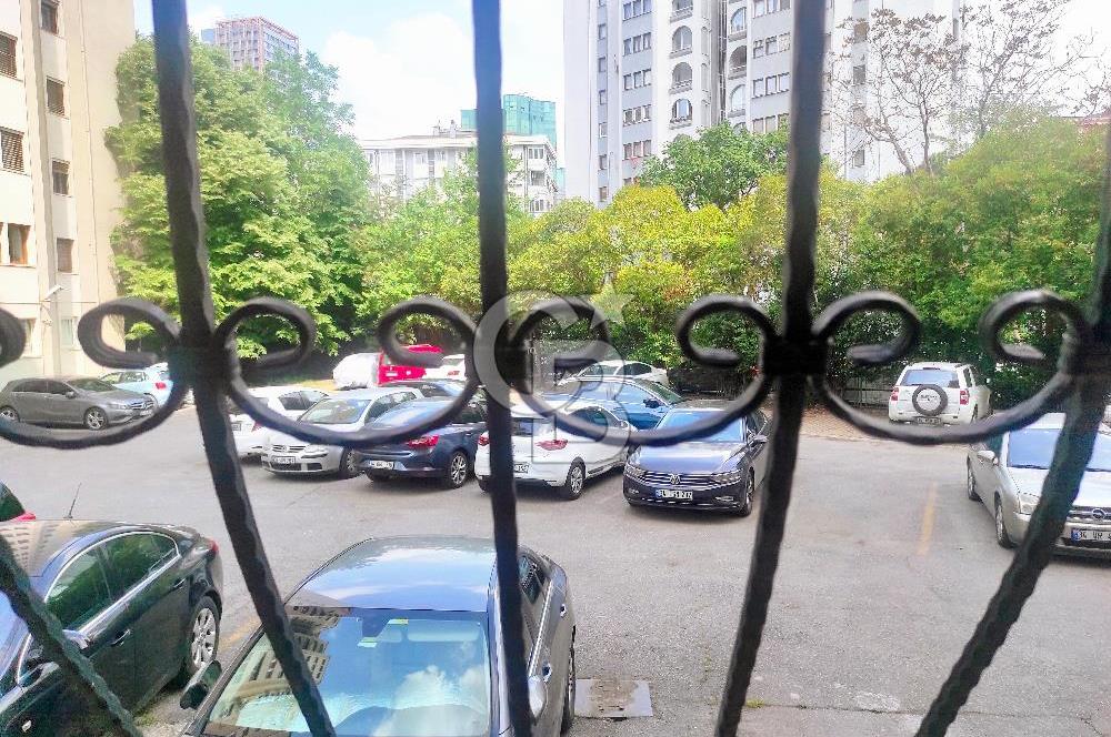 KOZYATAĞI MERKEZDE SİTE İÇERİSİNDE İSKANLI OTOPARKLI YÜKSEK GİRİŞ OFİS