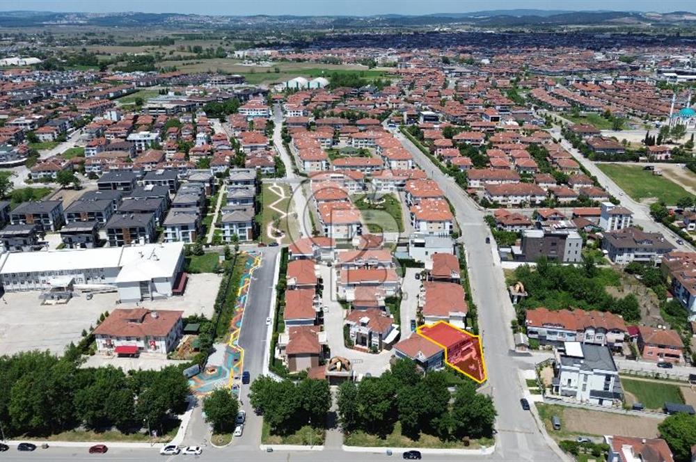 ALTINIŞIK; AKILLI EV TEKNOLOJİLERİNE SAHİP FONKSİYONEL VİLLA.