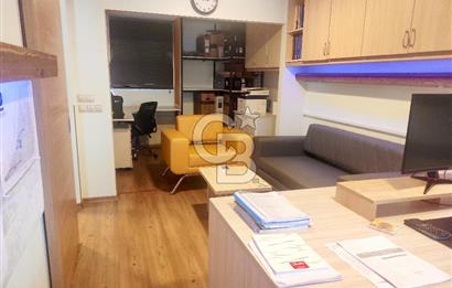KOZYATAĞI MERKEZDE SİTE İÇERİSİNDE İSKANLI OTOPARKLI YÜKSEK GİRİŞ OFİS