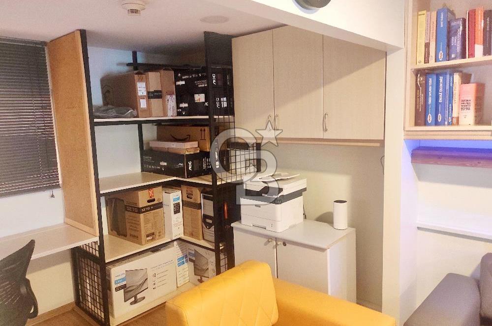 KOZYATAĞI MERKEZDE SİTE İÇERİSİNDE İSKANLI OTOPARKLI YÜKSEK GİRİŞ OFİS