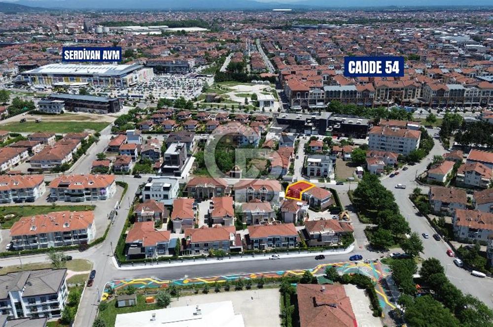 ALTINIŞIK; AKILLI EV TEKNOLOJİLERİNE SAHİP FONKSİYONEL VİLLA.