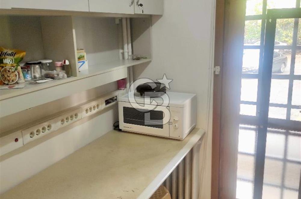 KOZYATAĞI MERKEZDE SİTE İÇERİSİNDE İSKANLI OTOPARKLI YÜKSEK GİRİŞ OFİS
