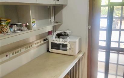 KOZYATAĞI MERKEZDE SİTE İÇERİSİNDE İSKANLI OTOPARKLI YÜKSEK GİRİŞ OFİS