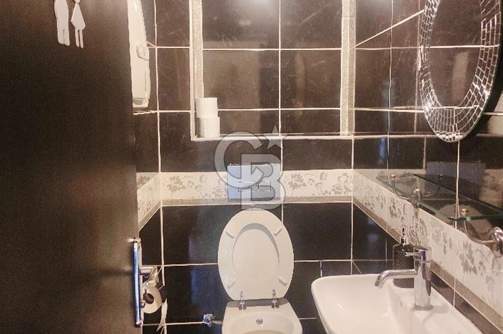 KOZYATAĞI MERKEZDE SİTE İÇERİSİNDE İSKANLI OTOPARKLI YÜKSEK GİRİŞ OFİS