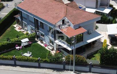 ALTINIŞIK; AKILLI EV TEKNOLOJİLERİNE SAHİP FONKSİYONEL VİLLA.