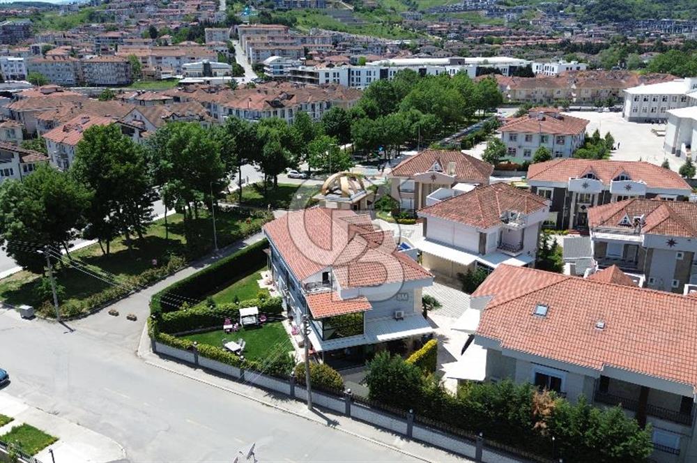 ALTINIŞIK; AKILLI EV TEKNOLOJİLERİNE SAHİP FONKSİYONEL VİLLA.