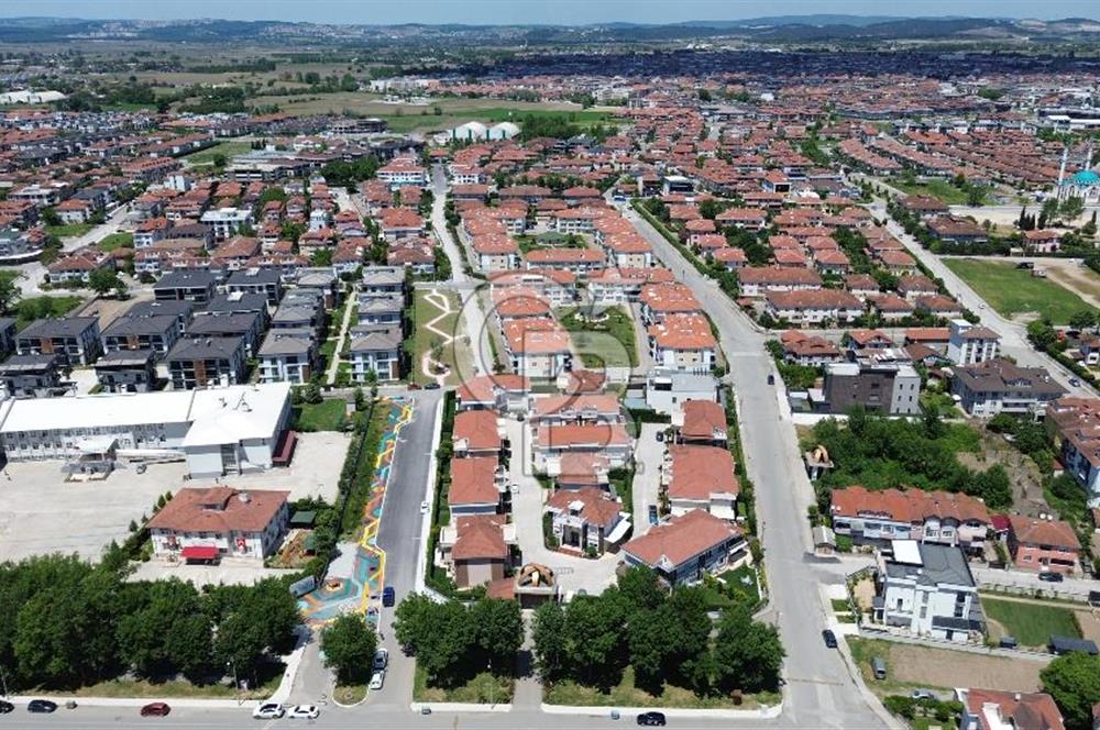 ALTINIŞIK; AKILLI EV TEKNOLOJİLERİNE SAHİP FONKSİYONEL VİLLA.