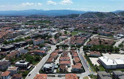 ALTINIŞIK; AKILLI EV TEKNOLOJİLERİNE SAHİP FONKSİYONEL VİLLA.