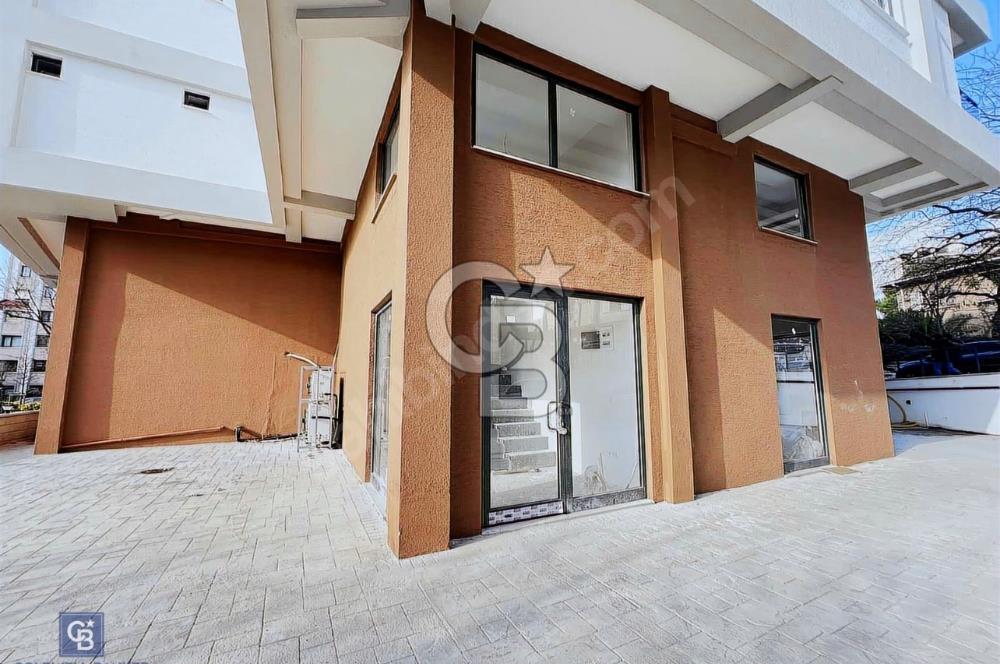 ACIBADEM CADDESİ ÜZERİNDE SATILIKL DÜKKAN