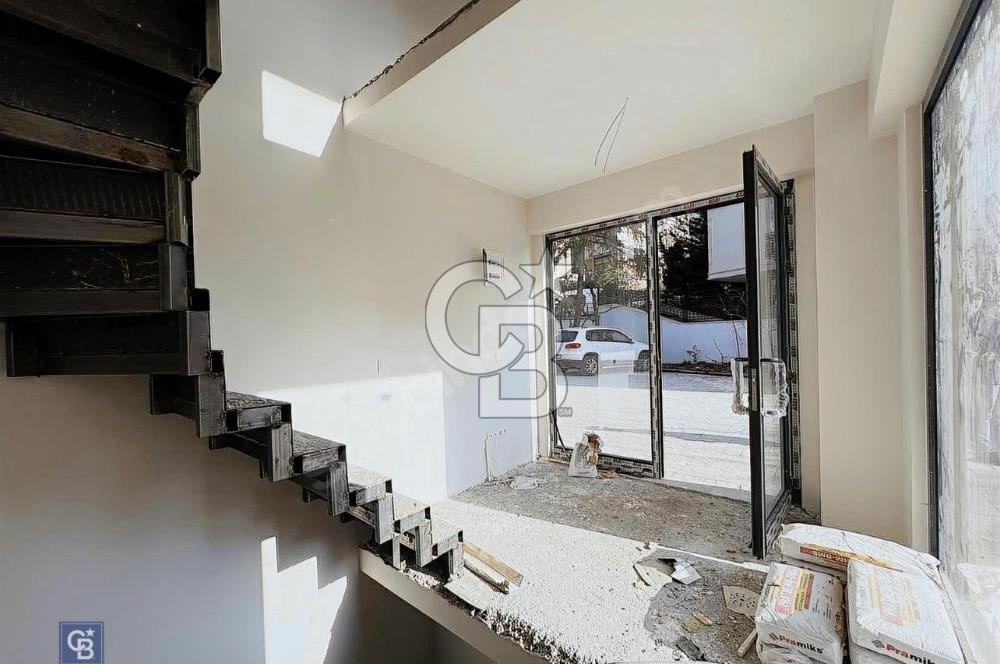 ACIBADEM CADDESİ ÜZERİNDE SATILIKL DÜKKAN