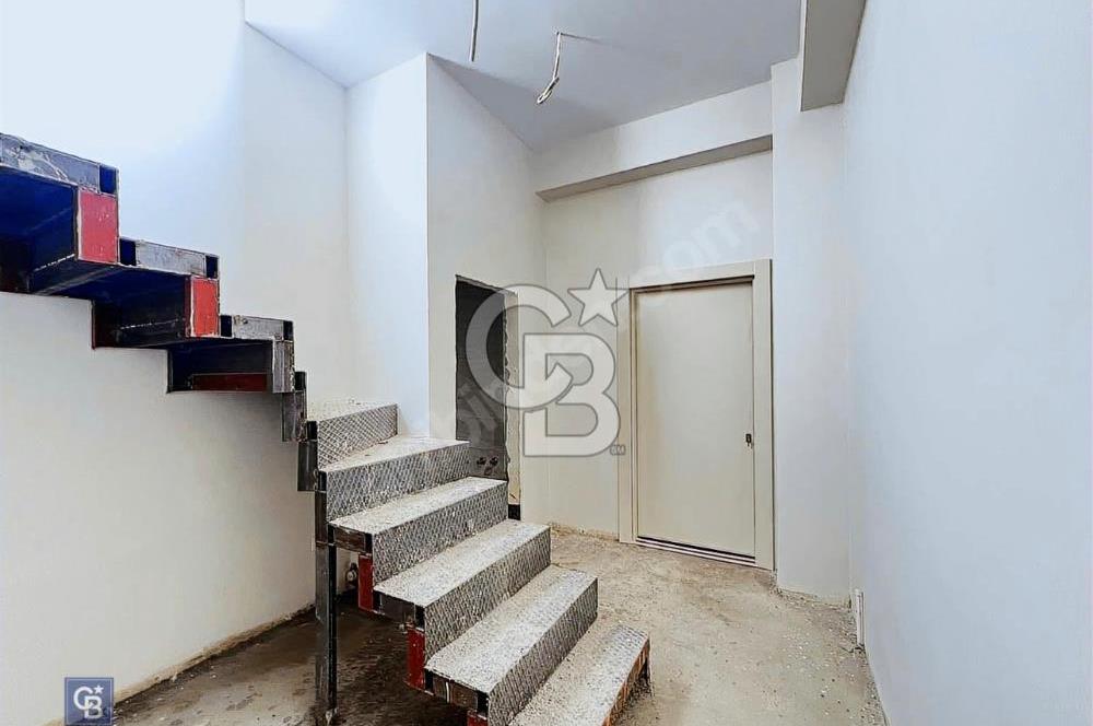 ACIBADEM CADDESİ ÜZERİNDE SATILIKL DÜKKAN