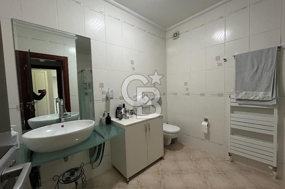 Ardıçlı Evler’de Geniş Bahçeli Satılık Tripleks Villa