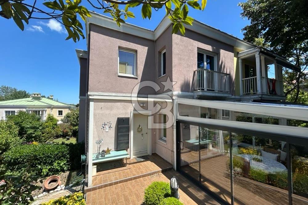 Ardıçlı Evler’de Geniş Bahçeli Satılık Tripleks Villa