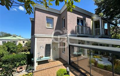 Ardıçlı Evler’de Geniş Bahçeli Satılık Tripleks Villa