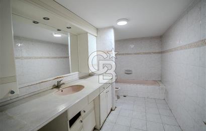 ALSANCAK 1.KORDONDA DENİZ MANZARALI SATILIK GENİŞ 4+1 DAİRE