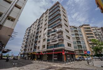 ALSANCAK 1.KORDONDA DENİZ MANZARALI SATILIK GENİŞ 4+1 DAİRE