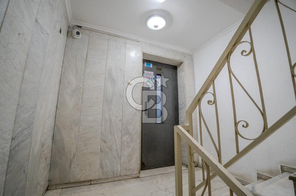 ALSANCAK 1.KORDONDA DENİZ MANZARALI SATILIK GENİŞ 4+1 DAİRE