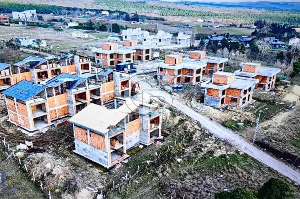 SATILIK ARNAVUTKÖY DURUSU'DA GÖL VE ORMAN MANZARALI 4+1 VİLLA