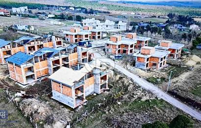 SATILIK ARNAVUTKÖY DURUSU'DA GÖL VE ORMAN MANZARALI 4+1 VİLLA