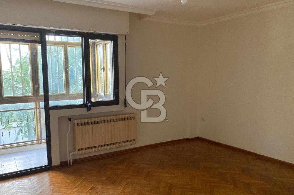 Karşıyaka Girne Bulvarı Üzerinde Kiralık 4+1 Daire