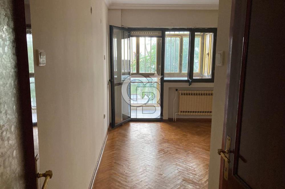 Karşıyaka Girne Bulvarı Üzerinde Kiralık 4+1 Daire
