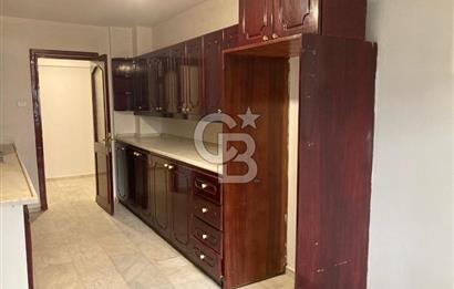 Karşıyaka Girne Bulvarı Üzerinde Kiralık 4+1 Daire