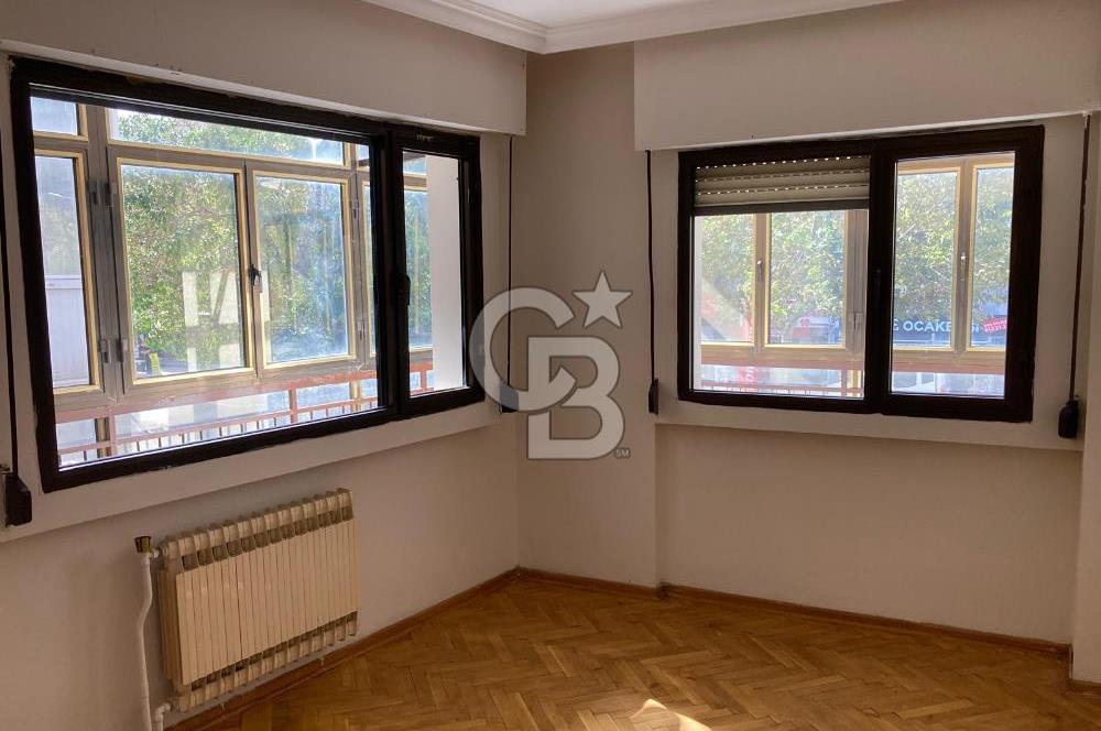 Karşıyaka Girne Bulvarı Üzerinde Kiralık 4+1 Daire