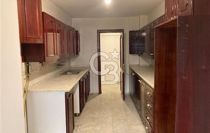 Karşıyaka Girne Bulvarı Üzerinde Kiralık 4+1 Daire