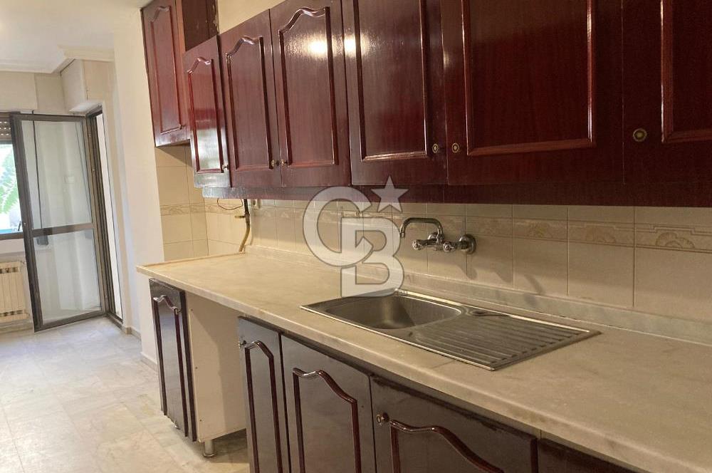 Karşıyaka Girne Bulvarı Üzerinde Kiralık 4+1 Daire