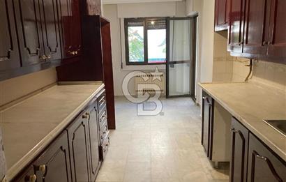 Karşıyaka Girne Bulvarı Üzerinde Kiralık 4+1 Daire