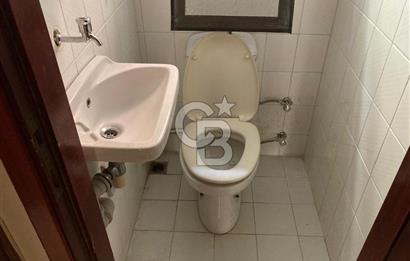 Karşıyaka Girne Bulvarı Üzerinde Kiralık 4+1 Daire