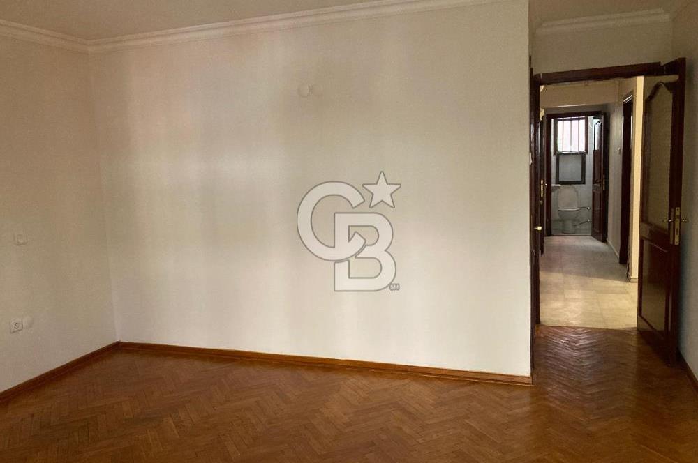 Karşıyaka Girne Bulvarı Üzerinde Kiralık 4+1 Daire