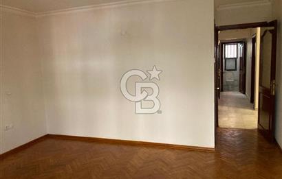 Karşıyaka Girne Bulvarı Üzerinde Kiralık 4+1 Daire