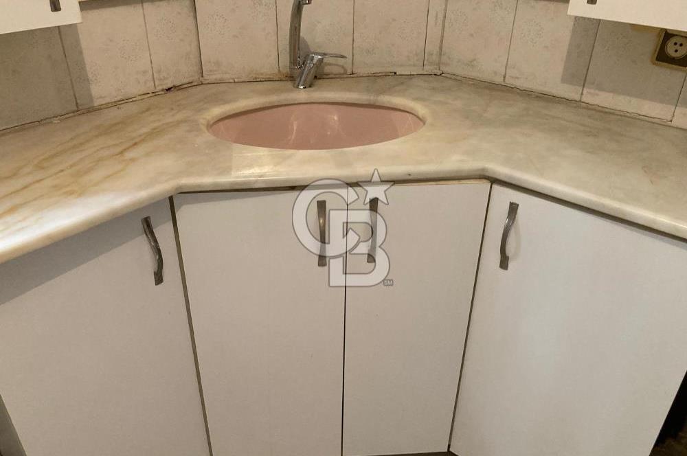Karşıyaka Girne Bulvarı Üzerinde Kiralık 4+1 Daire