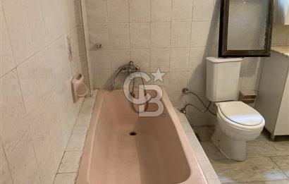 Karşıyaka Girne Bulvarı Üzerinde Kiralık 4+1 Daire